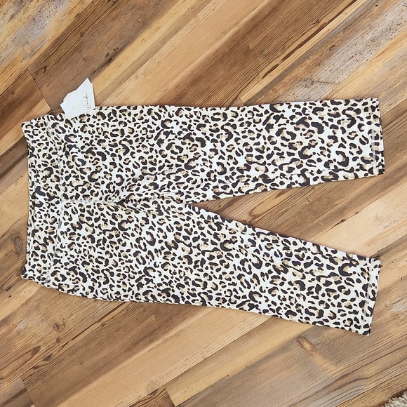 Wonderly Capri-length, Petite Medium - Picture 4 of 6